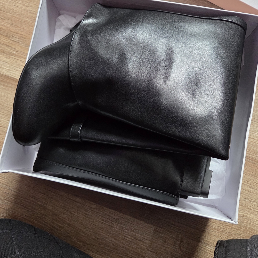 Black Knee-High Women's Boots Size 7 Leather - Picture 6 of 6